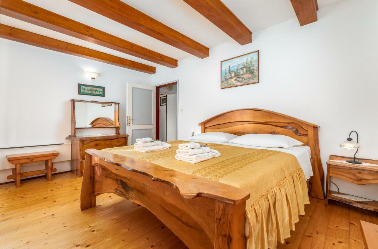 Holiday Home Ana Kanfanar Esterno foto