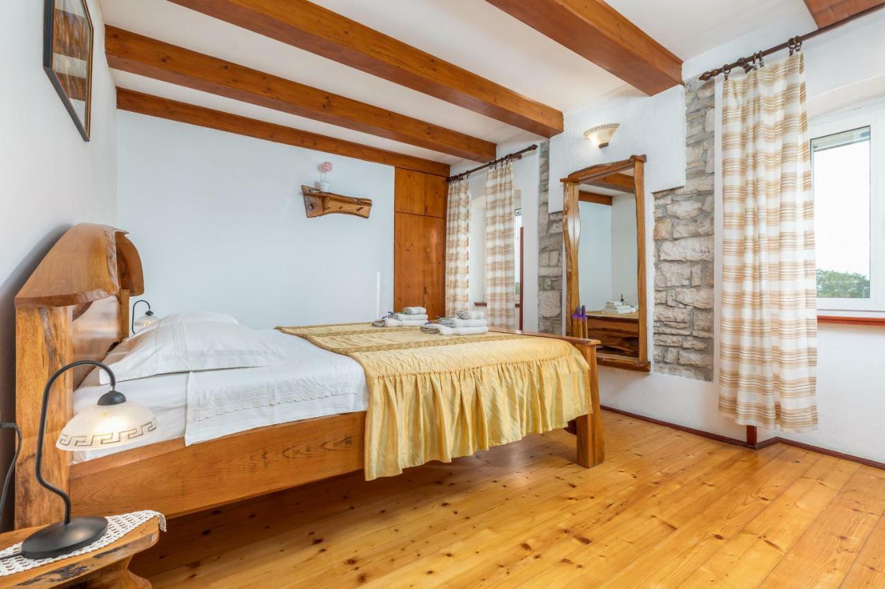 Holiday Home Ana Kanfanar Esterno foto