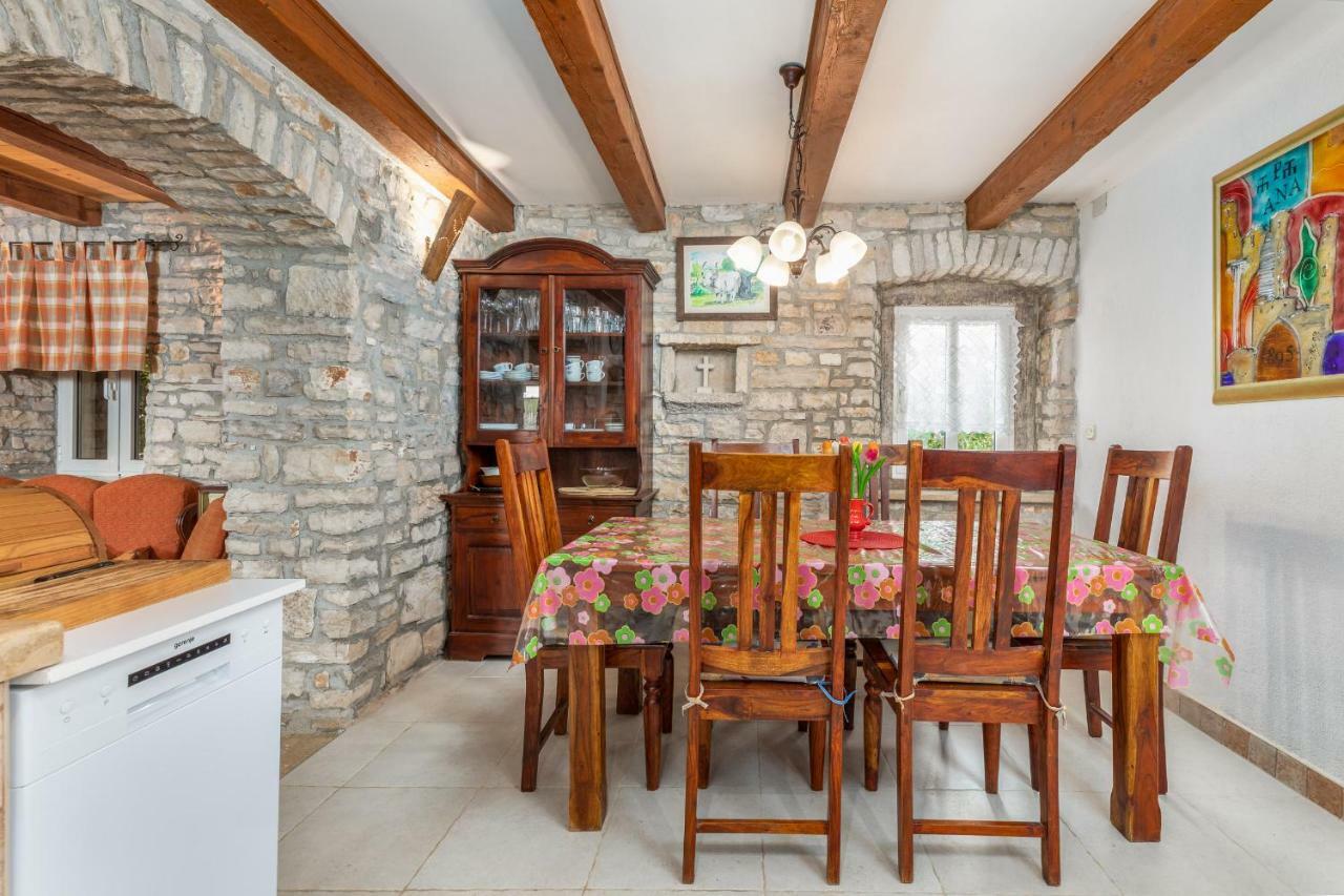 Holiday Home Ana Kanfanar Esterno foto