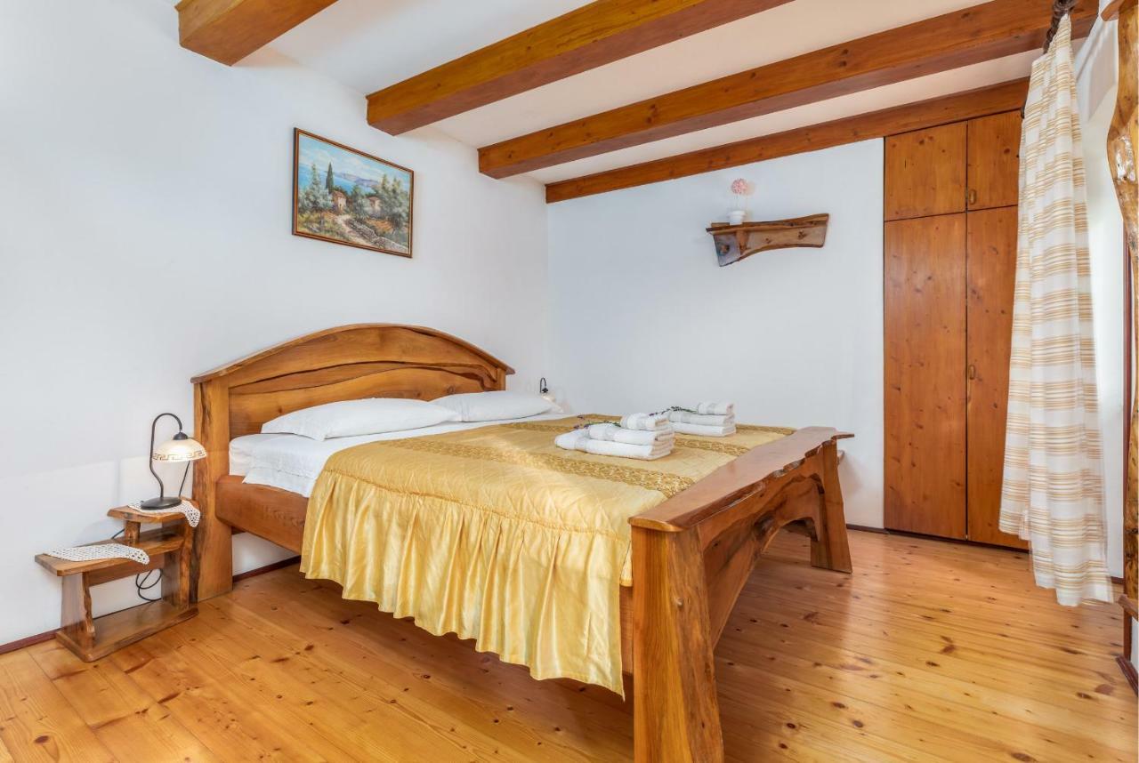 Holiday Home Ana Kanfanar Esterno foto