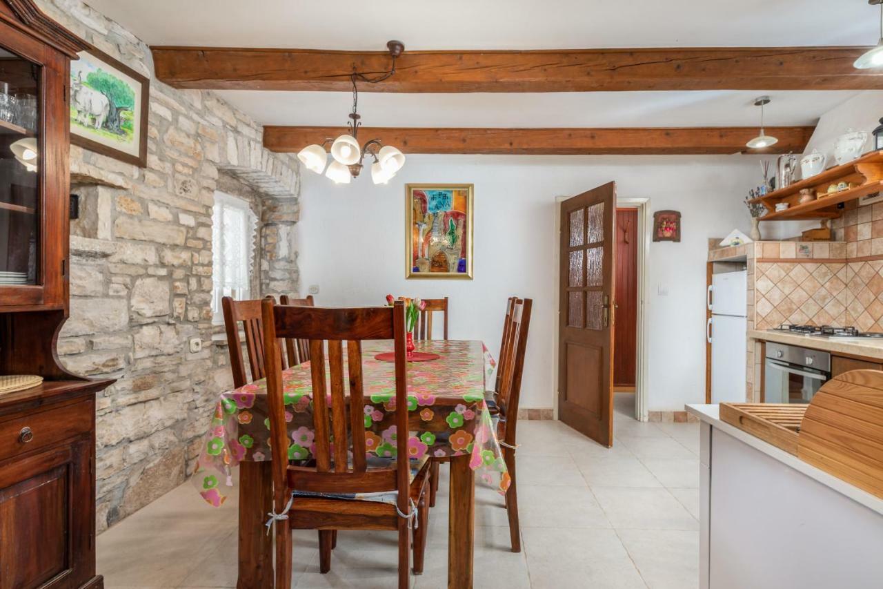 Holiday Home Ana Kanfanar Esterno foto