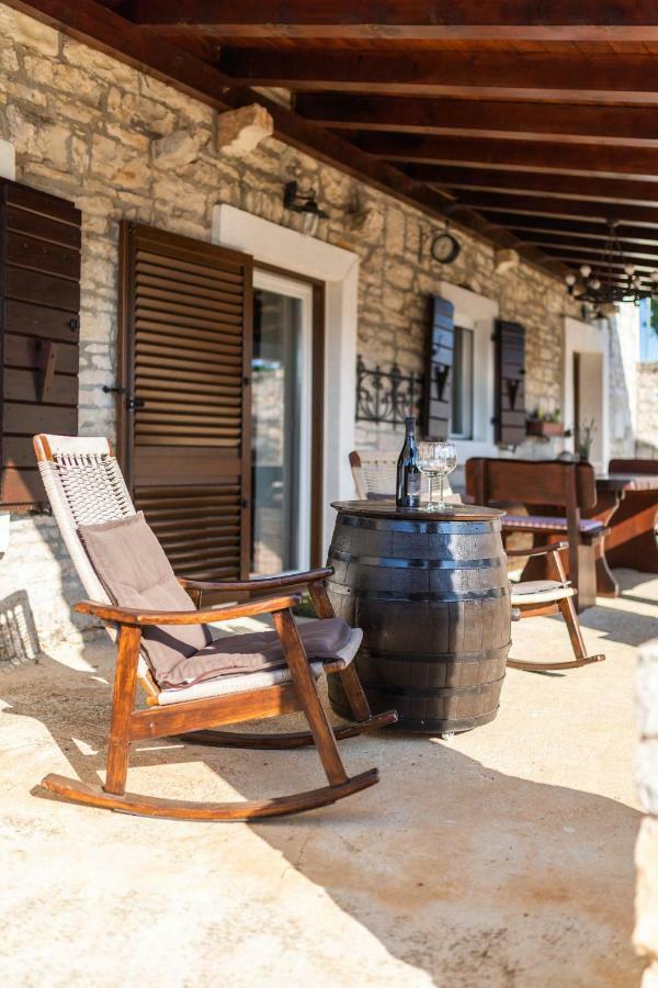 Holiday Home Ana Kanfanar Esterno foto