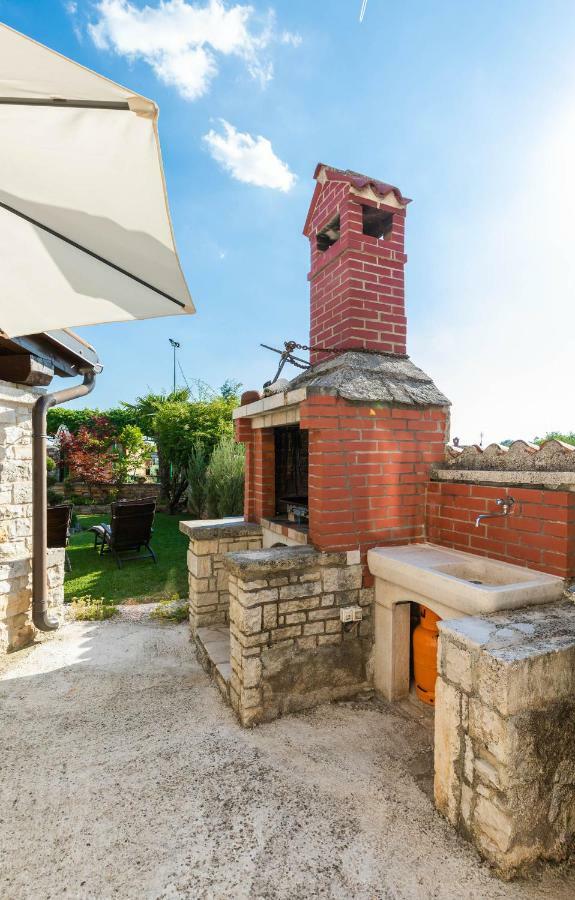 Holiday Home Ana Kanfanar Esterno foto