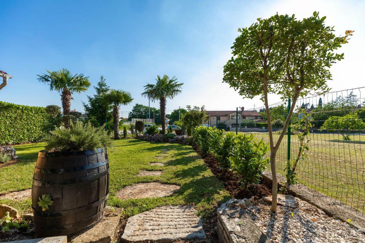 Holiday Home Ana Kanfanar Esterno foto