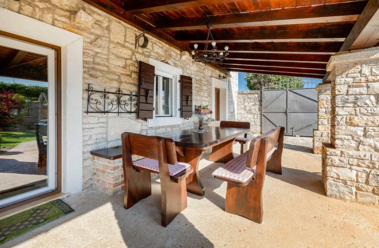 Holiday Home Ana Kanfanar Esterno foto