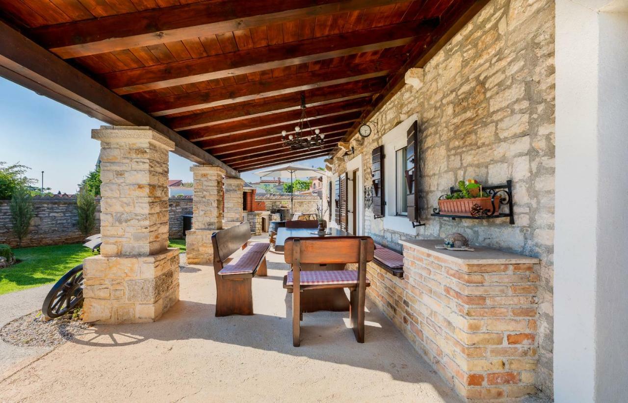 Holiday Home Ana Kanfanar Esterno foto