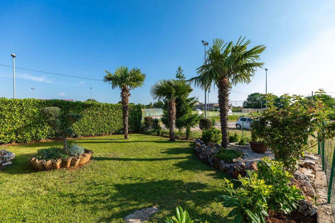 Holiday Home Ana Kanfanar Esterno foto